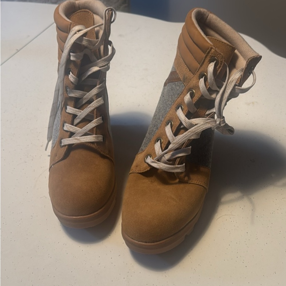 Serra Tan Lace Up Boots